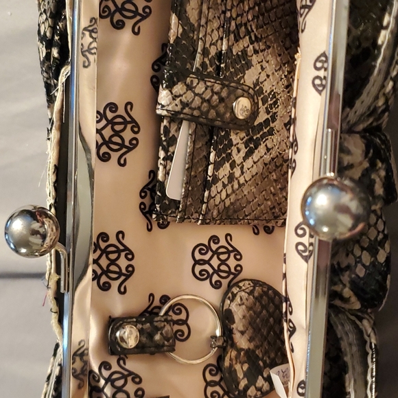 NWOT Jessica Simpson faux snake skin clutch. - Picture 6 of 7